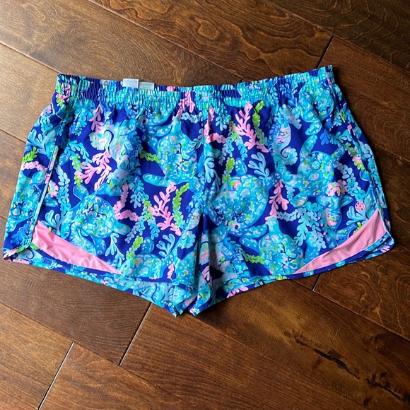Lilly Pulitzer Ocean Trail Shorts - Picture 1 of 5